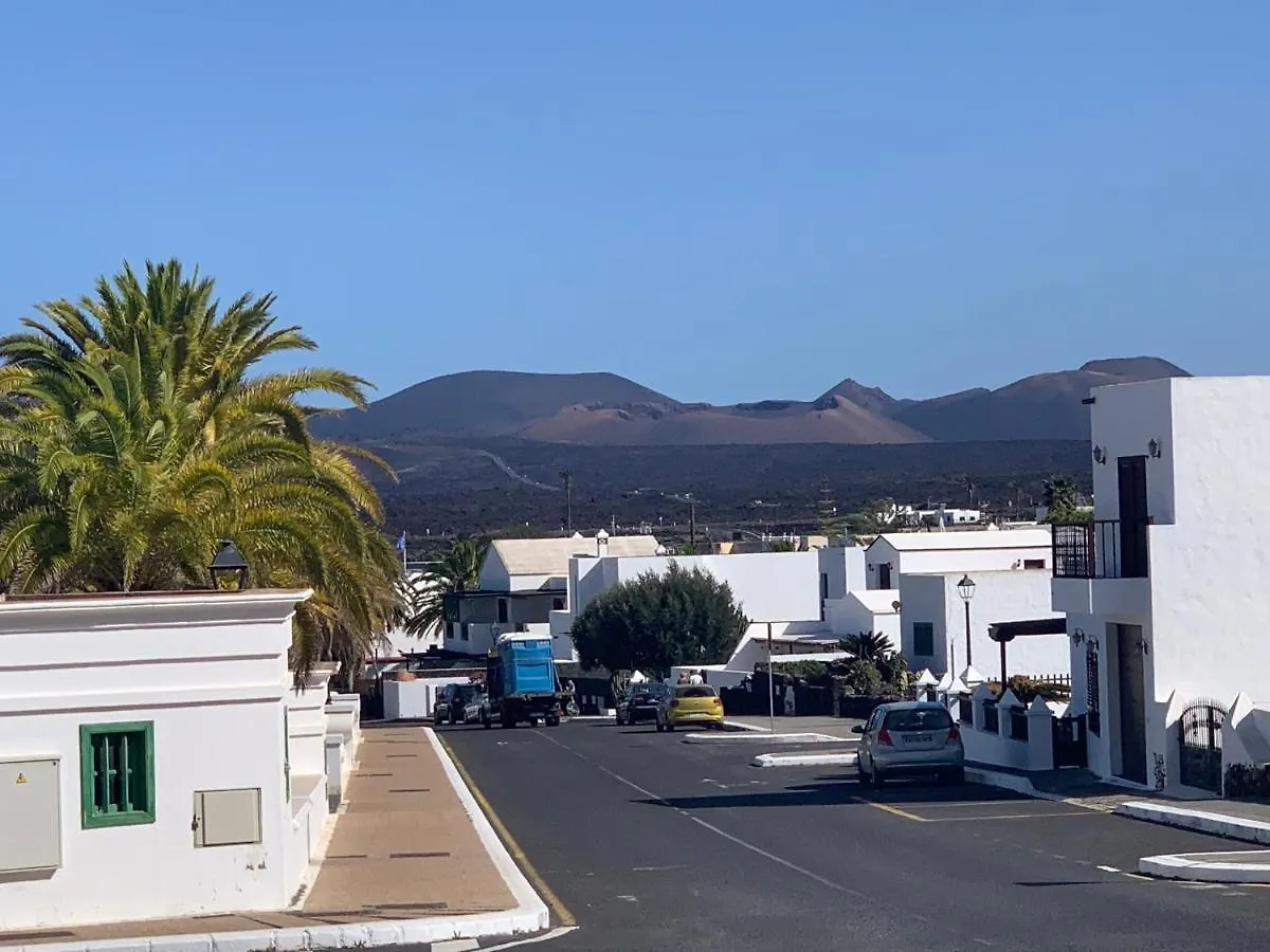 Habitaciones Tia Ela Yaiza  Homestay Yaiza (Lanzarote)