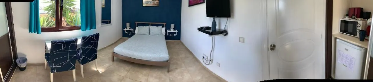 Habitaciones Tia Ela Yaiza  Homestay Yaiza (Lanzarote)